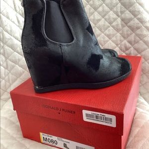 NiB.  Donald J Pliner boots.